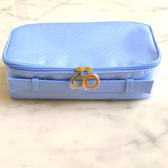 NWT.Estee Lauder Blue Logo Design Cosmetic Bag w/Gold Zip Handles/Plastic Handle - Picture 2 of 4